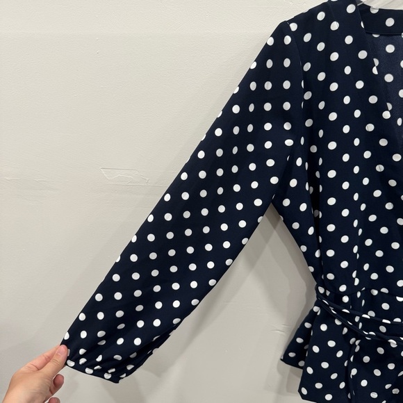 J. Crew Drapey Crepe Faux Wrap Polka Dot Top Blouse Medium Navy L8102 - Picture 3 of 9